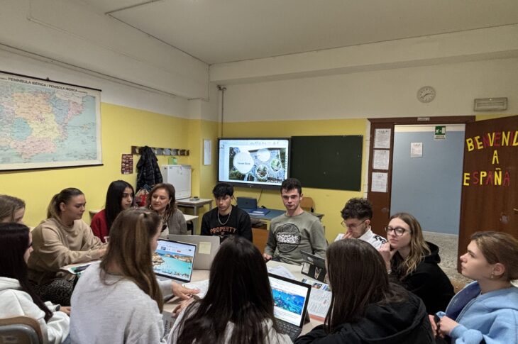 Studentesse e studenti in progettazione (1)